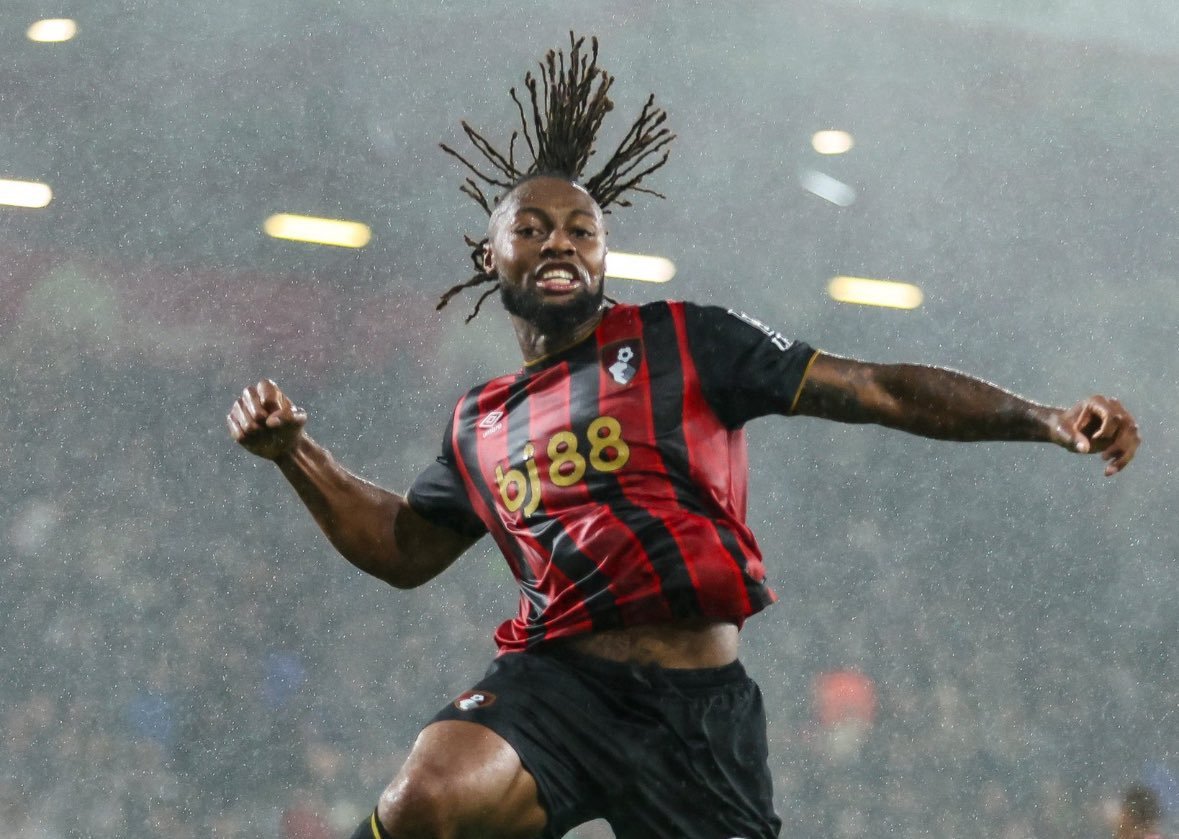 罗马诺：塞门约的转会大戏正在进行，切尔西今天也致电询问交易条件。曼联和曼城与球员