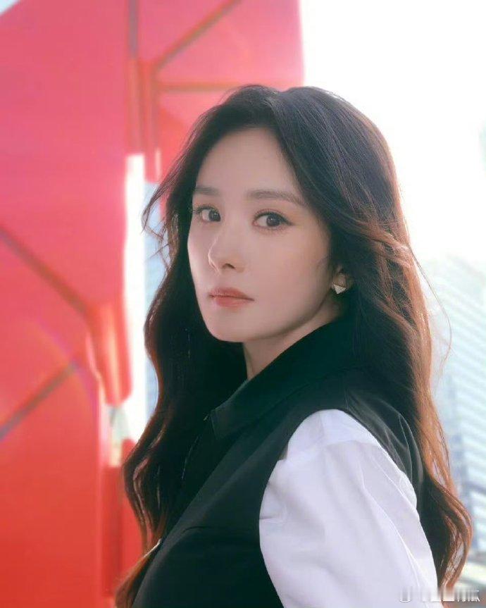 陈昊宇、杨幂 同品牌大片 