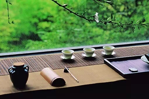 富贵之人，有如下特征：端庄厚重、谦卑含容、事有归着，心存济物。 ——曾国藩 