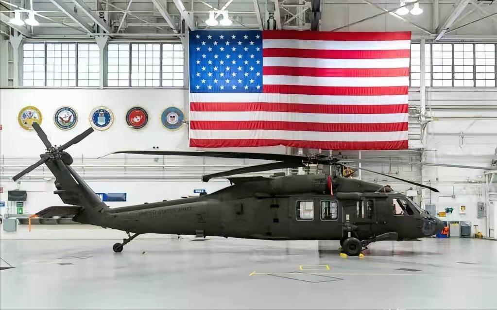 美军是真打不了仗了，黑鹰直升机上1个屏幕控制按钮成本15美元，就敢给美国五角大楼