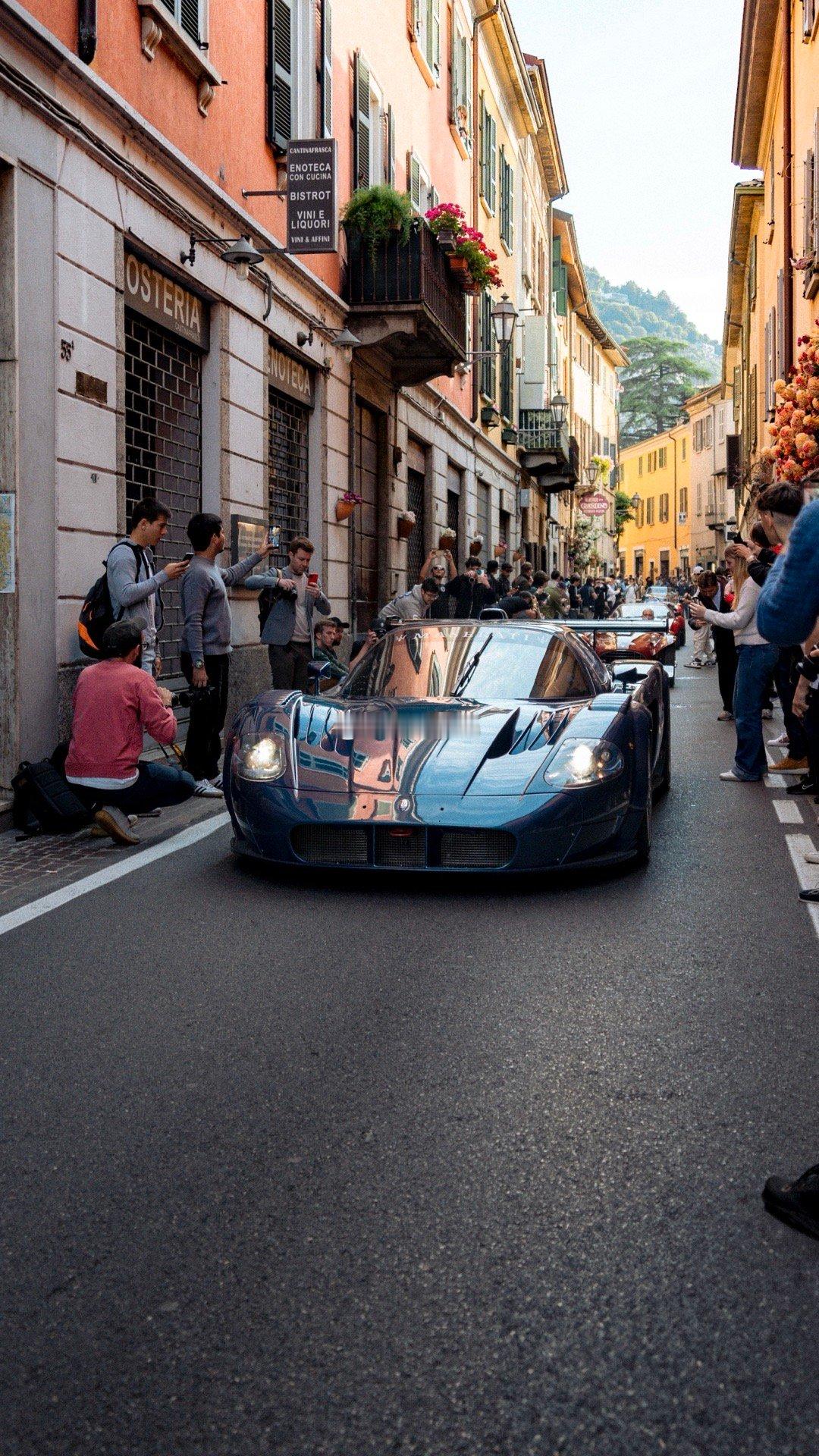 全球唯一一辆经过改装后可以在赛道外行驶的玛莎拉蒂MC12 Corsa！ 