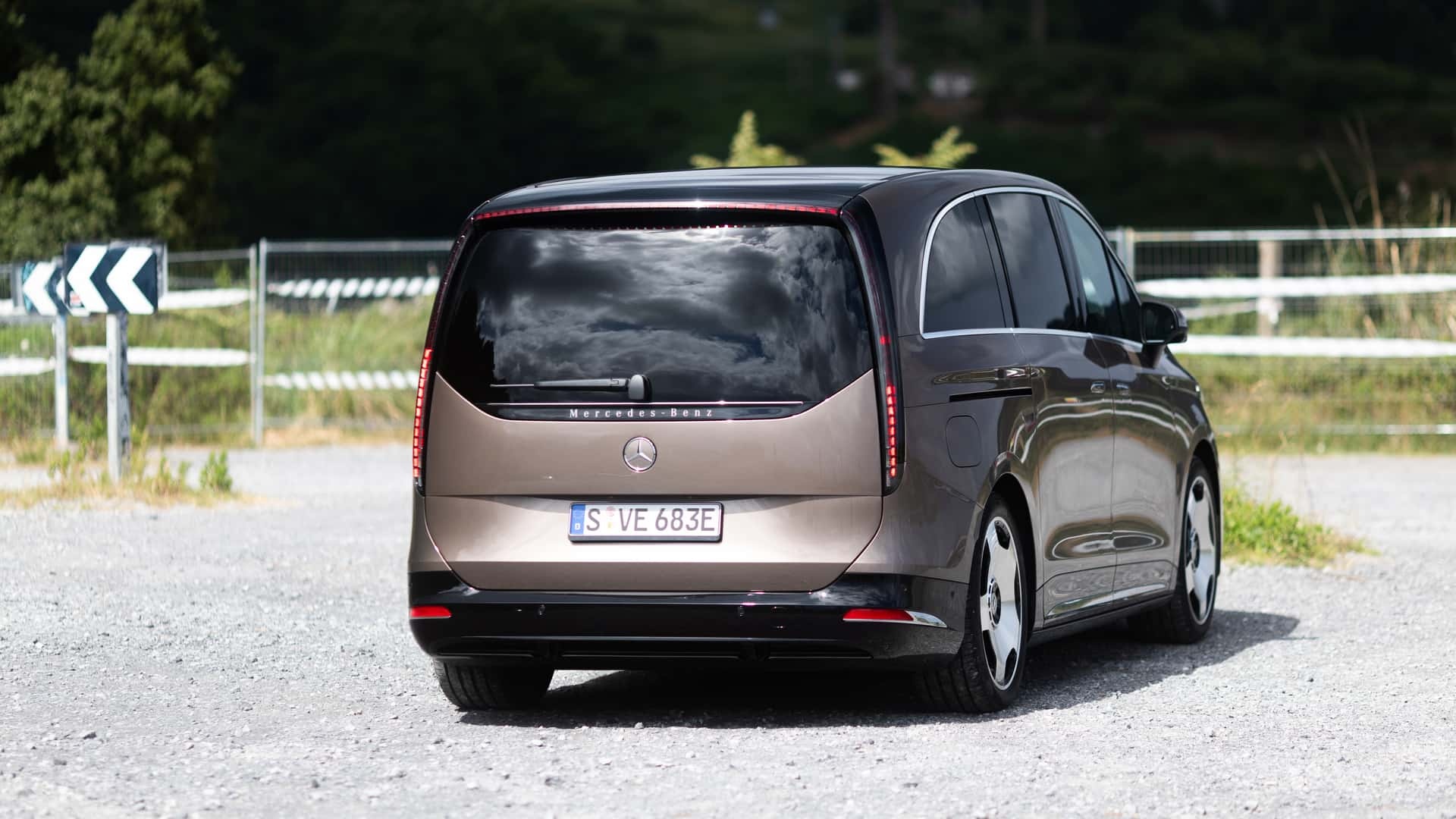 2028 Mercedes VLE 400 