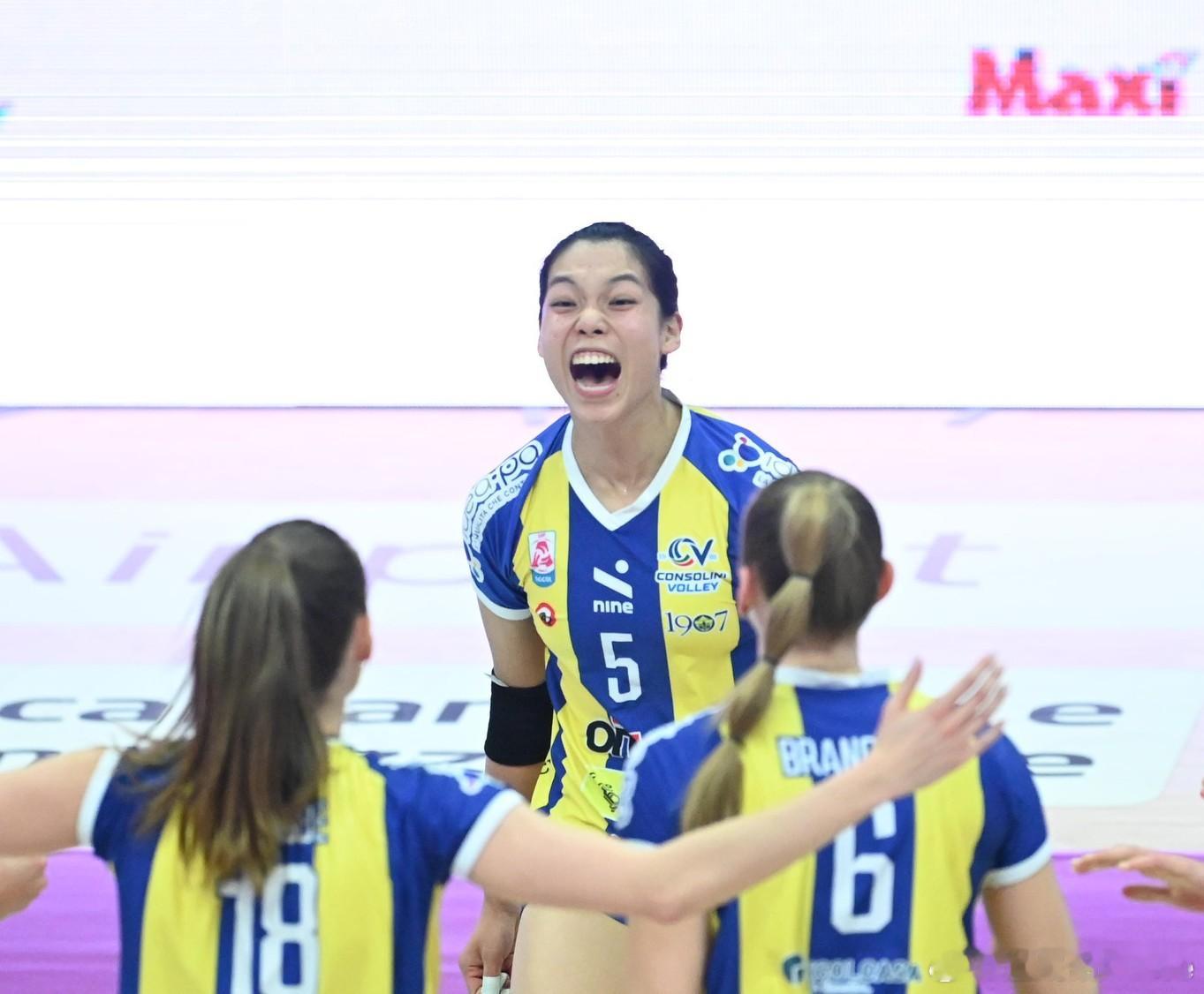 庄宇珊留洋第一季 🟡🔵 在科内里亚诺vs圣乔瓦尼的比赛中，庄宇珊得到了黑豹队