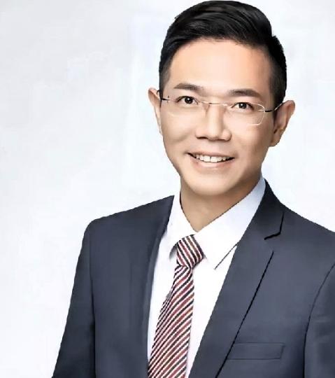 离谱！不认识李律还投诉？


这事确实有点离谱
一个根本不认识李律的人，
突然跑