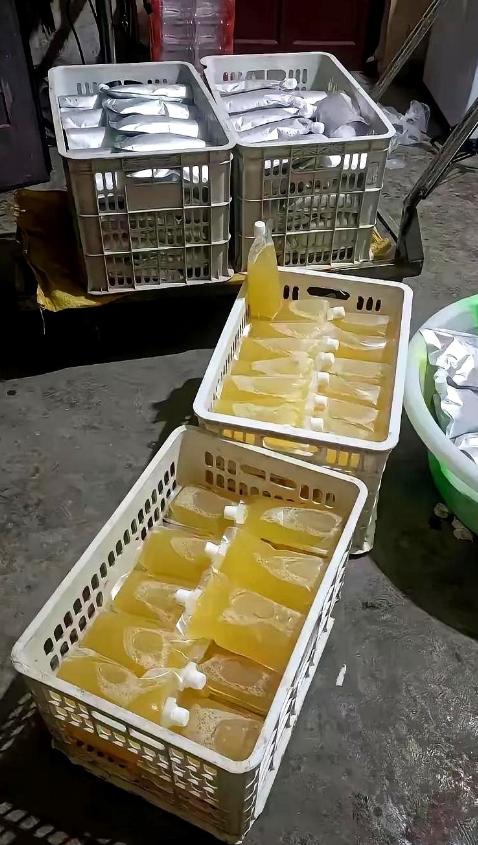你掏钱买的“鲜果冷榨”NFC果汁，生产车间里可能连一片橘子皮都找不着。

202