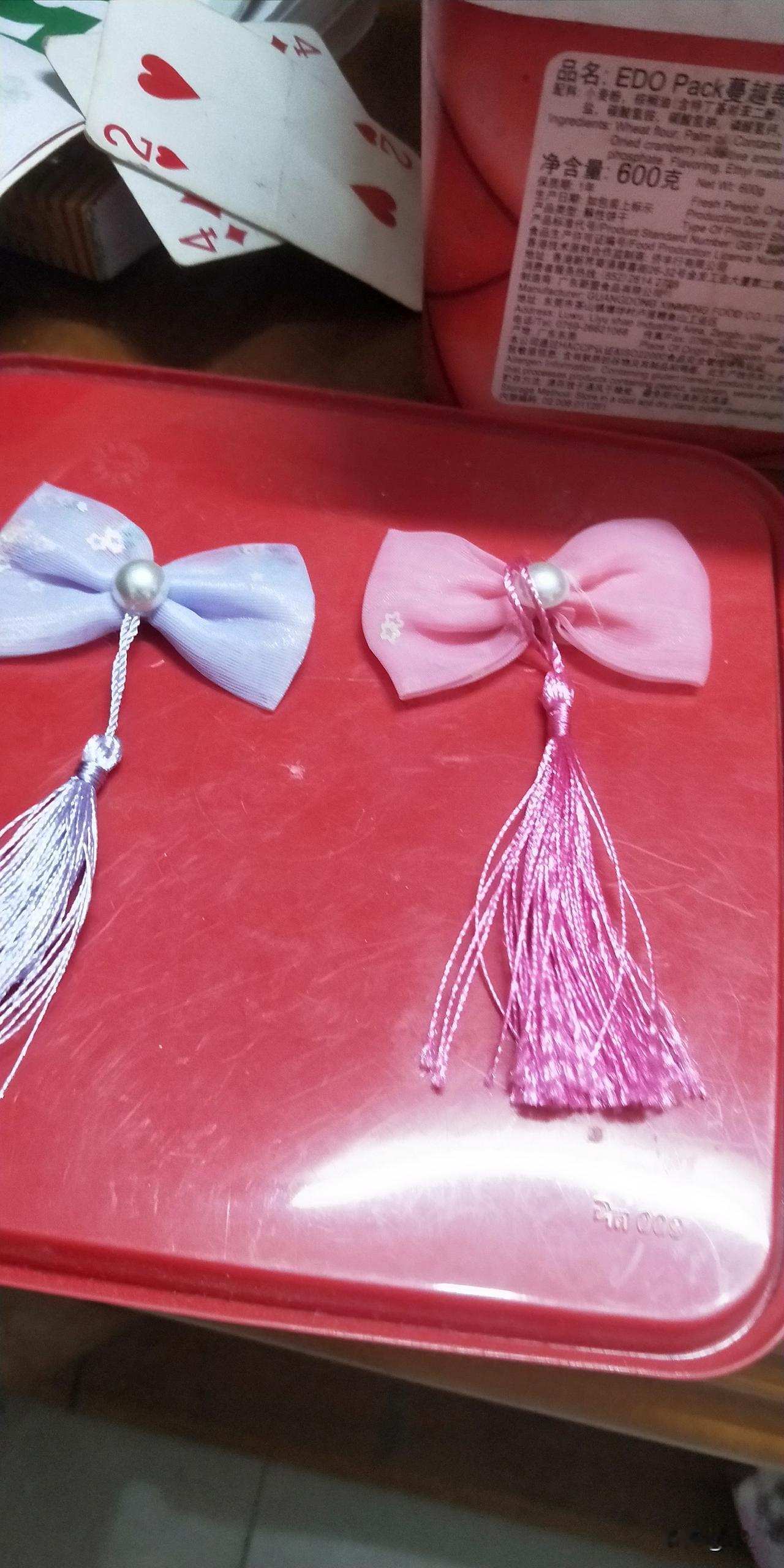 去穷人家随意，没有拘束感，在一起热热闹闹，去富人家有双眼睛盯着，拘拘谨谨。

我