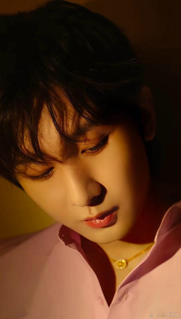 成毅六福珠宝全球代言人成毅六福珠宝全球代言人成毅焕彩新Yi程