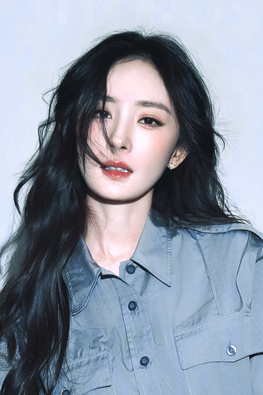 杨幂 【2026年一月 超话头像换新】经过前期蜜蜂们的投票，得票最高的头像如下图