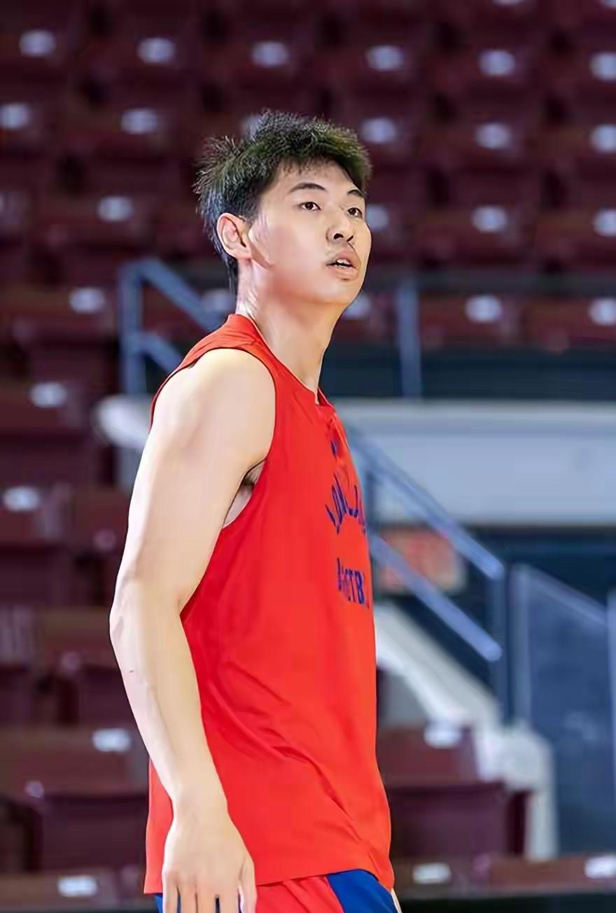 崔永熙的nba之旅算是结束了啊，真的不知道nba之旅到底是不是赚到了，受了重伤，