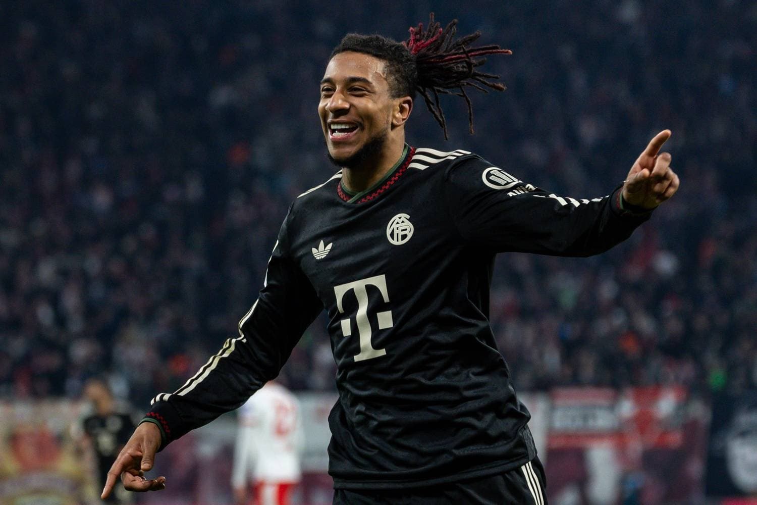 迈克尔·奥利塞（10球，13助攻）是本赛季欧洲五大联赛中唯一一位进球和助攻均达到