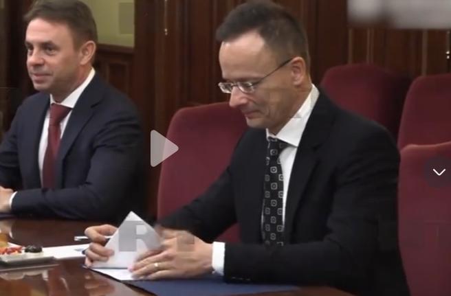 “一个国家缺人缺到公开喊话：印度兄弟，来多少要多少！”——这话要是几年前说，谁信