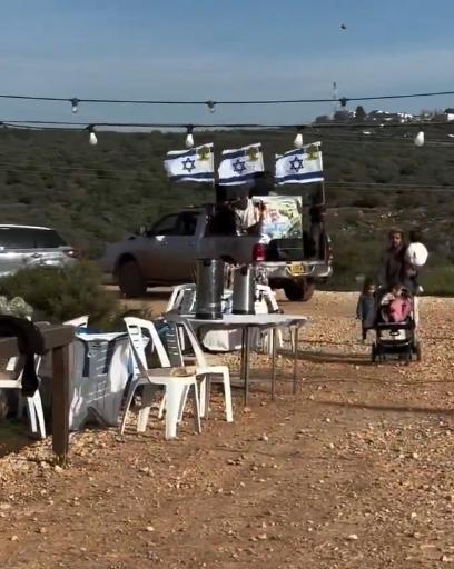 阿克萨洪水行动中，一些人假装正义抨击哈马斯绑架和杀害平民。
 
首先咱们得搞明白