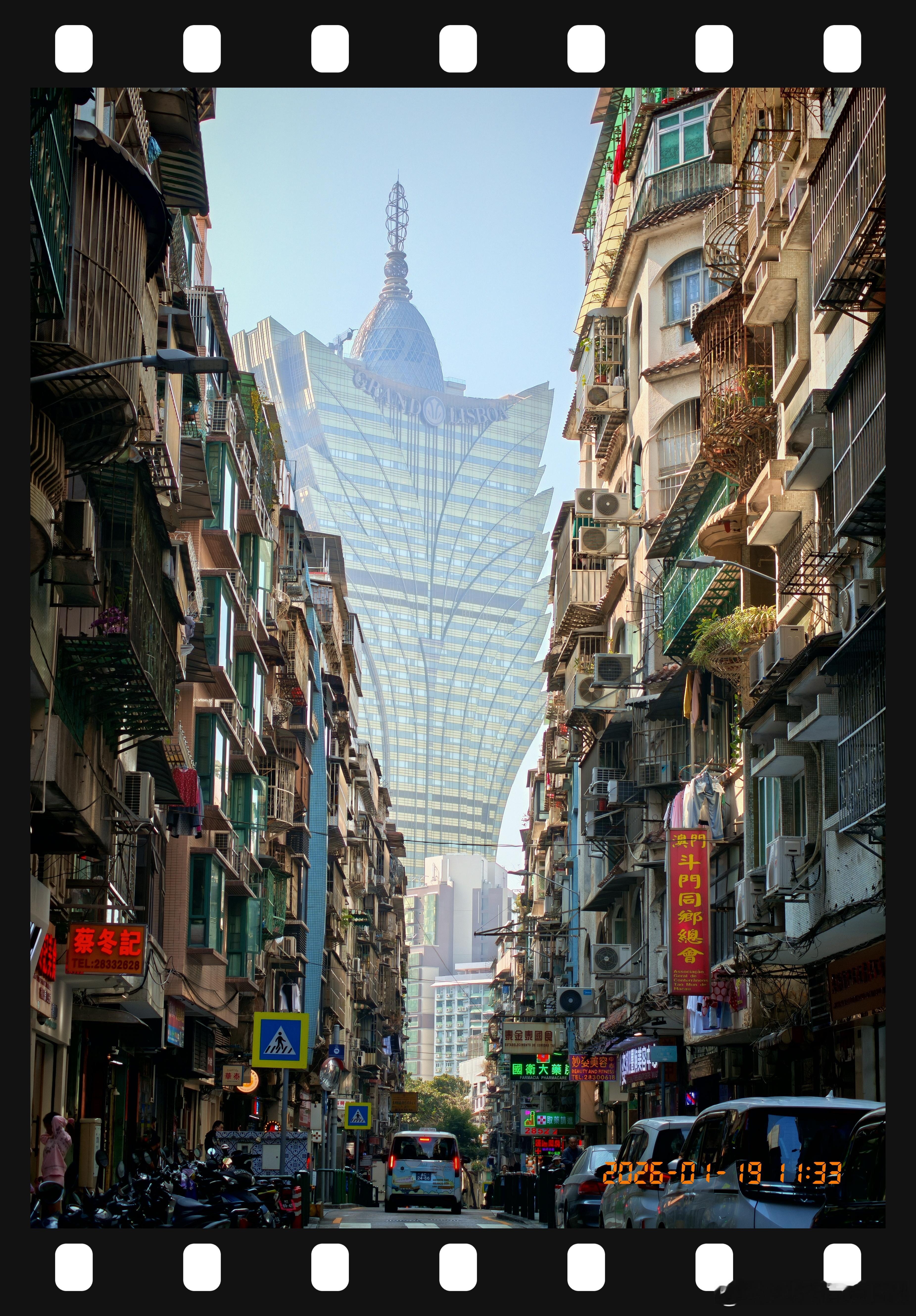 今天荣耀Magic8 Pro Air开售了，分享一下前几天在澳门用Air的胶片滤