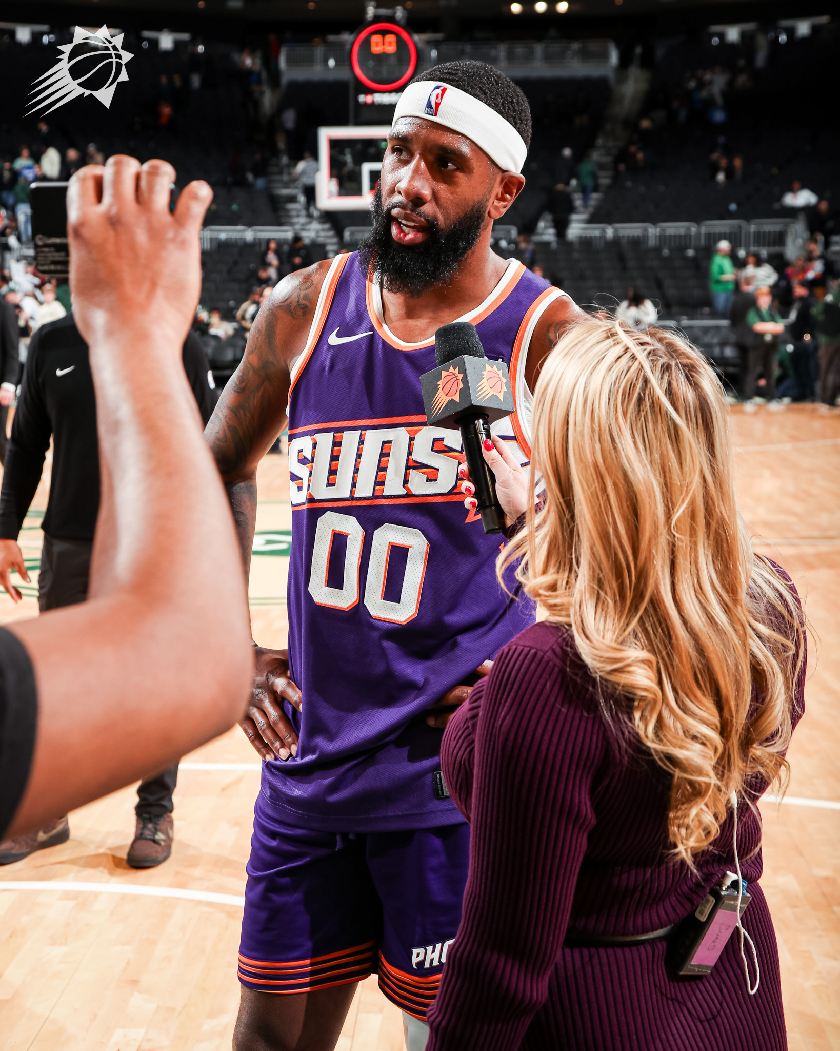 驴哥在太阳vs雄鹿 的第三节轰下18分 💥 全场比赛他命中 7记三分，追平个人