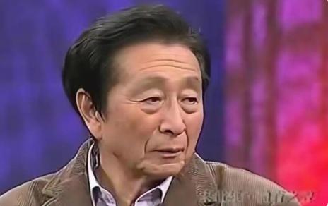太心酸！87岁名嘴宋世雄如今独自住在北京工体附近的养老院，儿女全在国外，身边连唠