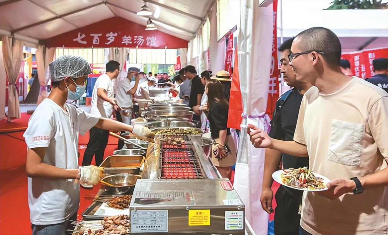 台湾有个老牌食品企业，做冰品和羊肉卤几十年了。

父亲那辈为了打品牌，请艺人代言