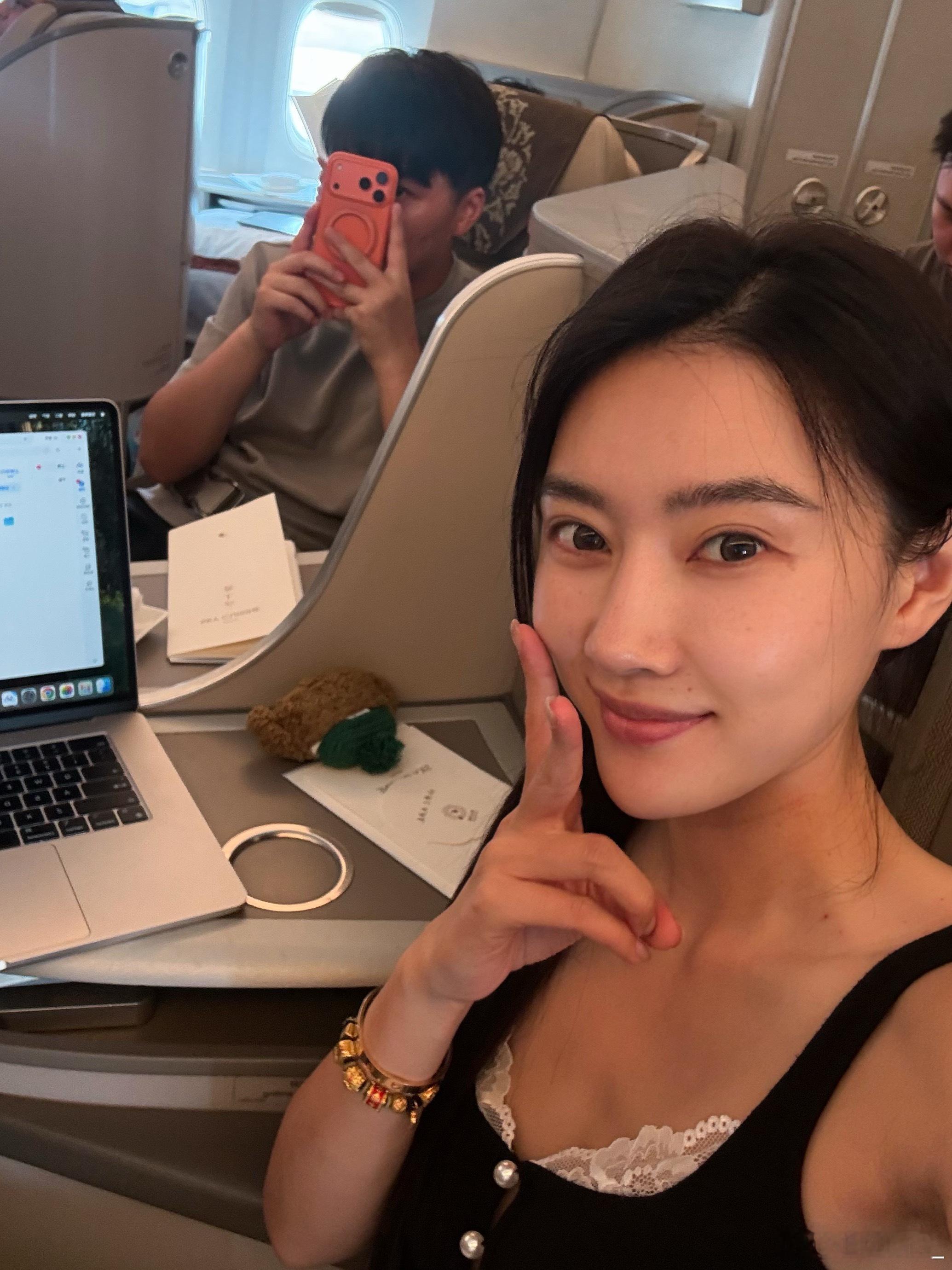 mia的plog时刻伦敦走起~~据说现在欧洲很热很热…… 上海