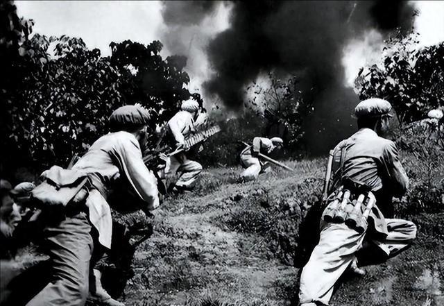 朝鲜战争中，7名弹尽粮绝的志愿军战士，被200名英军重重包围，在这千钧一发之际，