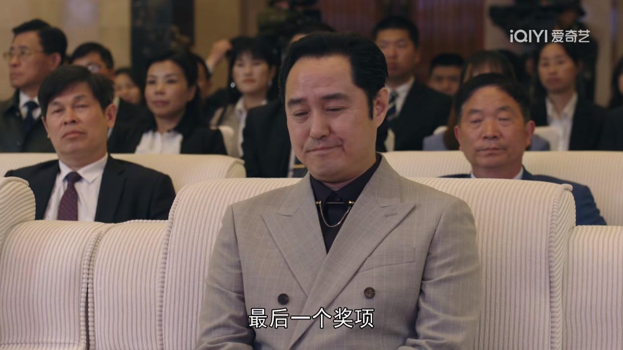 《人民警察》中又有反派专业户冯雷？

他一出场，真的就把这部剧的节奏拉满了啊！