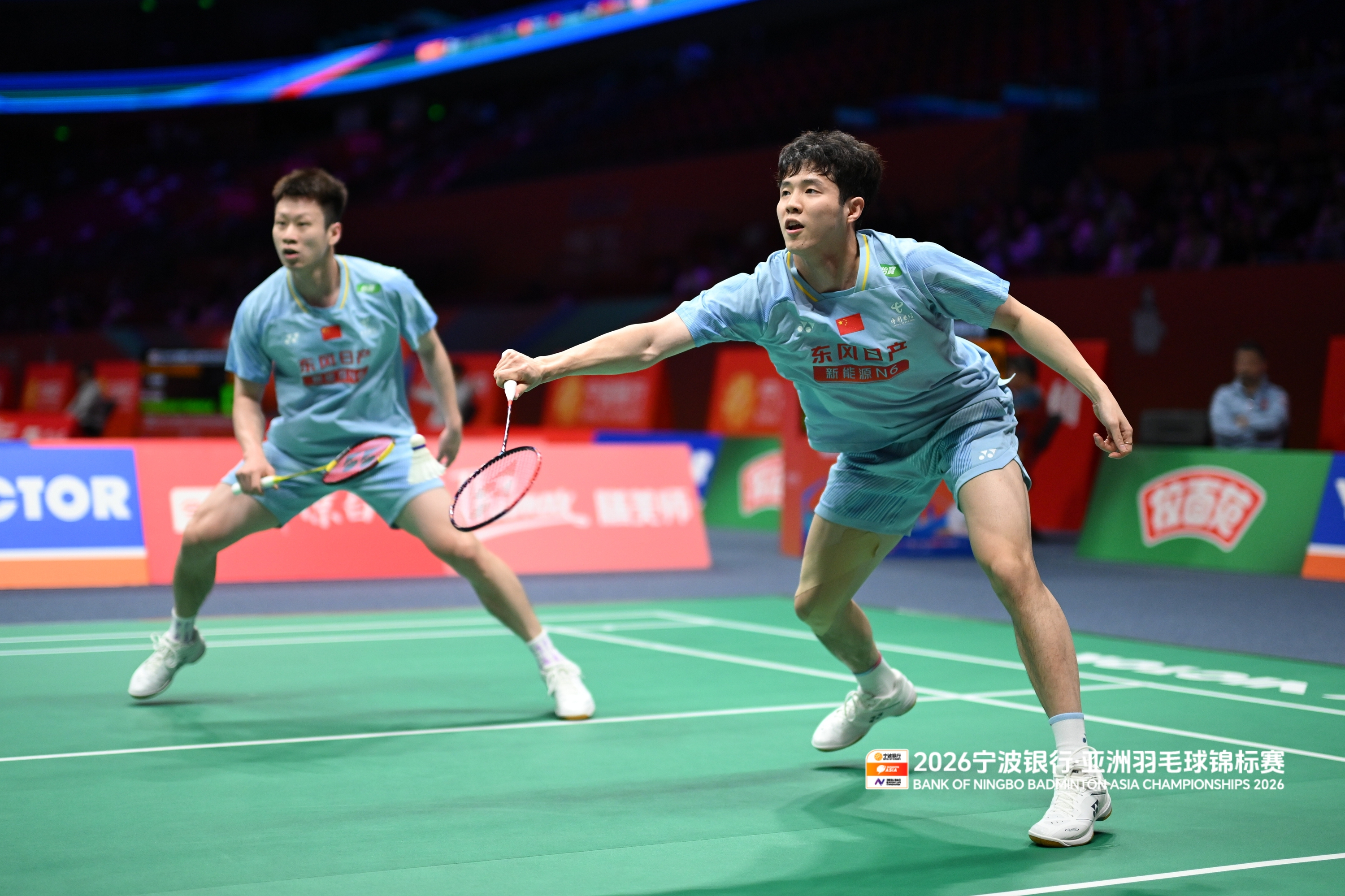 任何组合晋级亚锦赛正赛 何济霆/任翔宇🇨🇳 21-16、21-17 🇯🇵