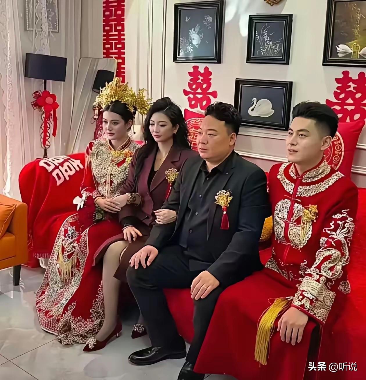 感觉这妈妈还能生，以后儿子，孙子一起上学堂[捂脸]