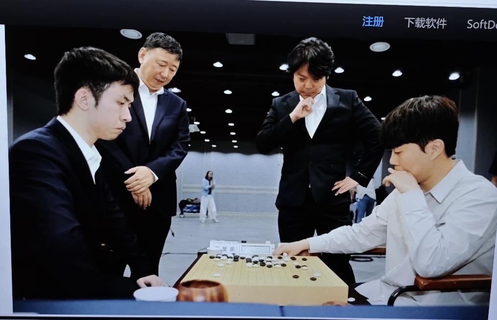 围棋世界里王星昊的时代已经到来
   韩国LG杯随着王星昊夺冠今天落下帷幕。夺得