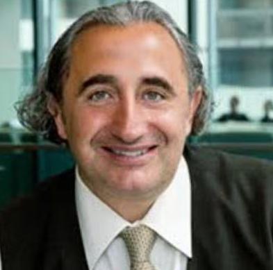 一个加拿大犹太裔教授，加德·萨阿德，突然在网上发帖，呼吁全球犹太人赶紧去做一件事