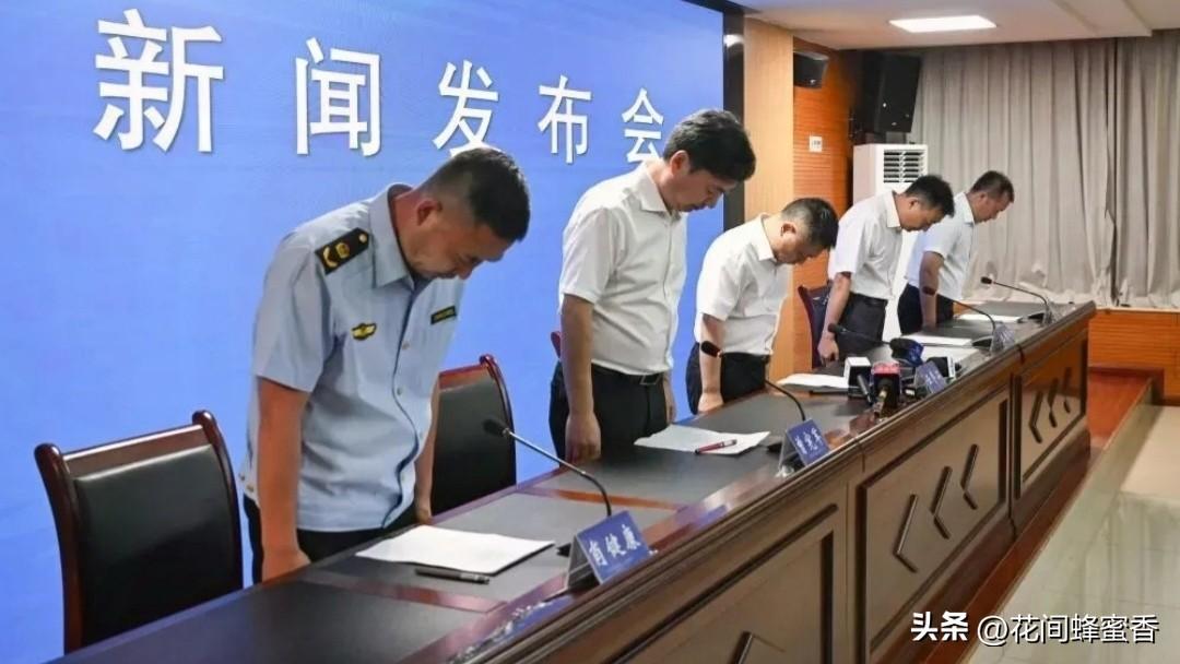 揪心！
西政高材生逆行救灾
失联，家人含泪等待奇迹…
 
重庆彭水突发山体塌方，