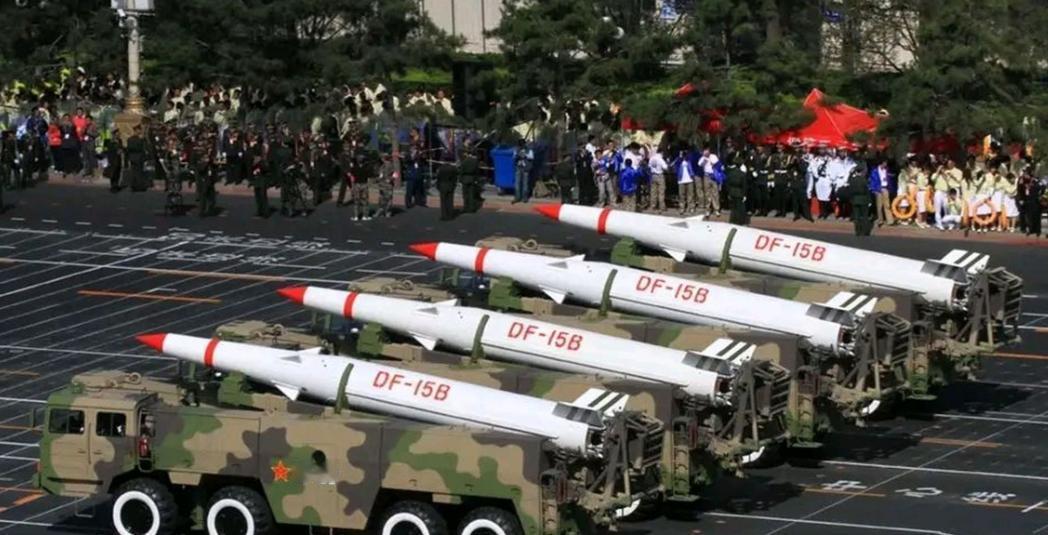 就在刚刚
 
日本方面突然宣布了西南方向一系列演训与基地建设将继续推进的动向，相