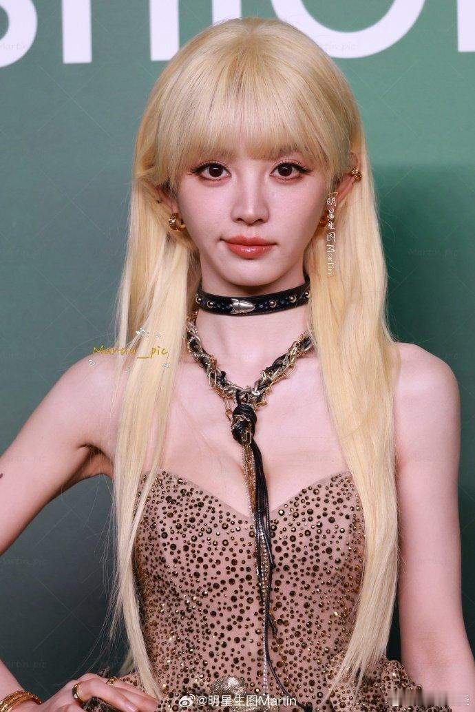 田曦薇红毯造型田曦薇VOGUE红毯造型 金发芭比✨ ​​​