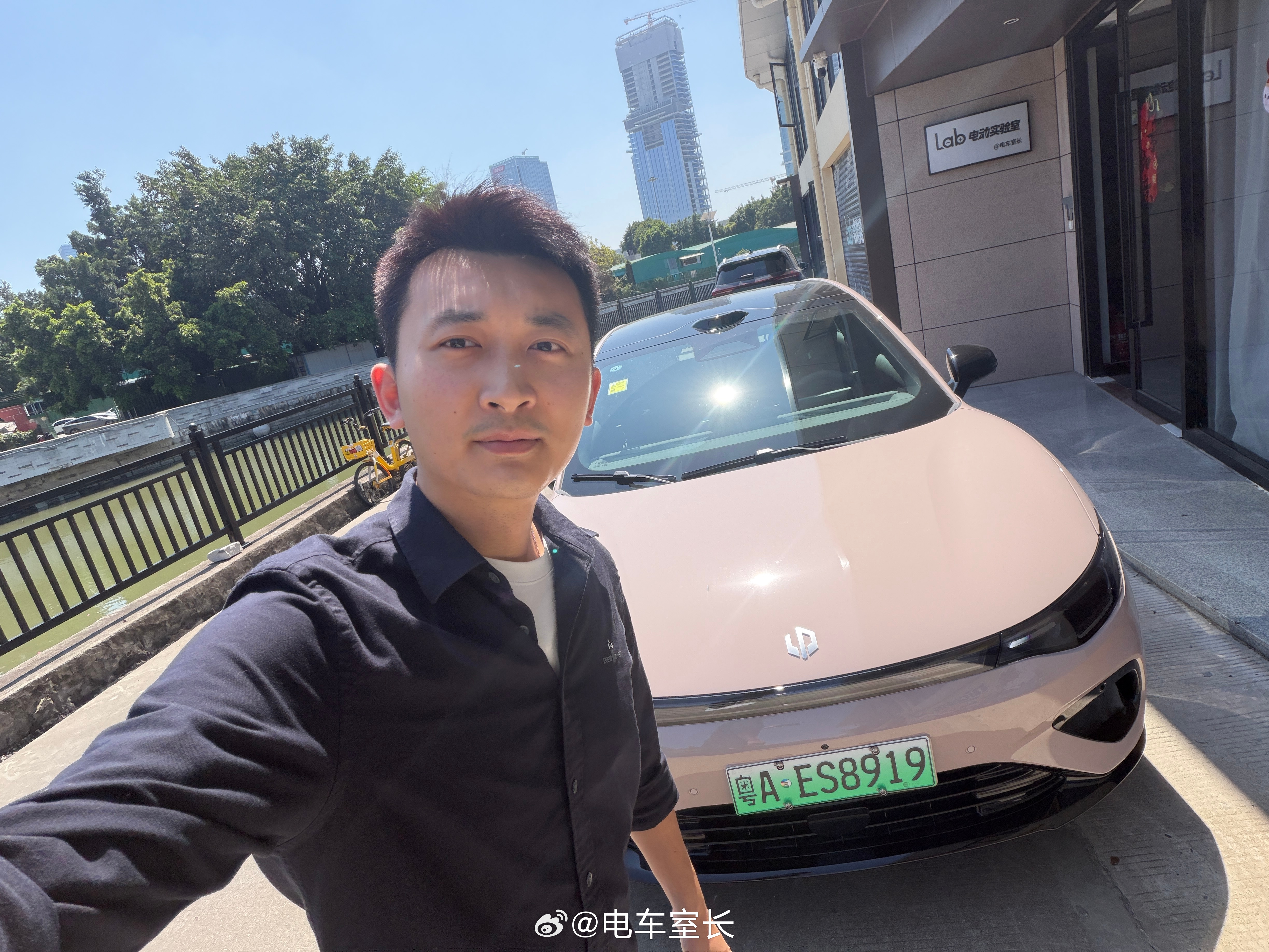 在刚刚过去这个冬天到底有多忙呢往年我是从春天晒黑到冬天，冬天养白一点点，每年4月