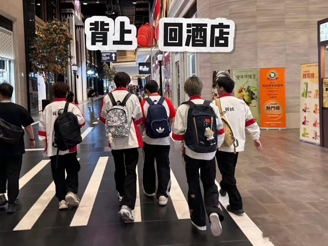 AG澳邀开启赛点顶住对手层层施压，凭借出色发挥抢占关键先机，全力冲击最终冠军。 