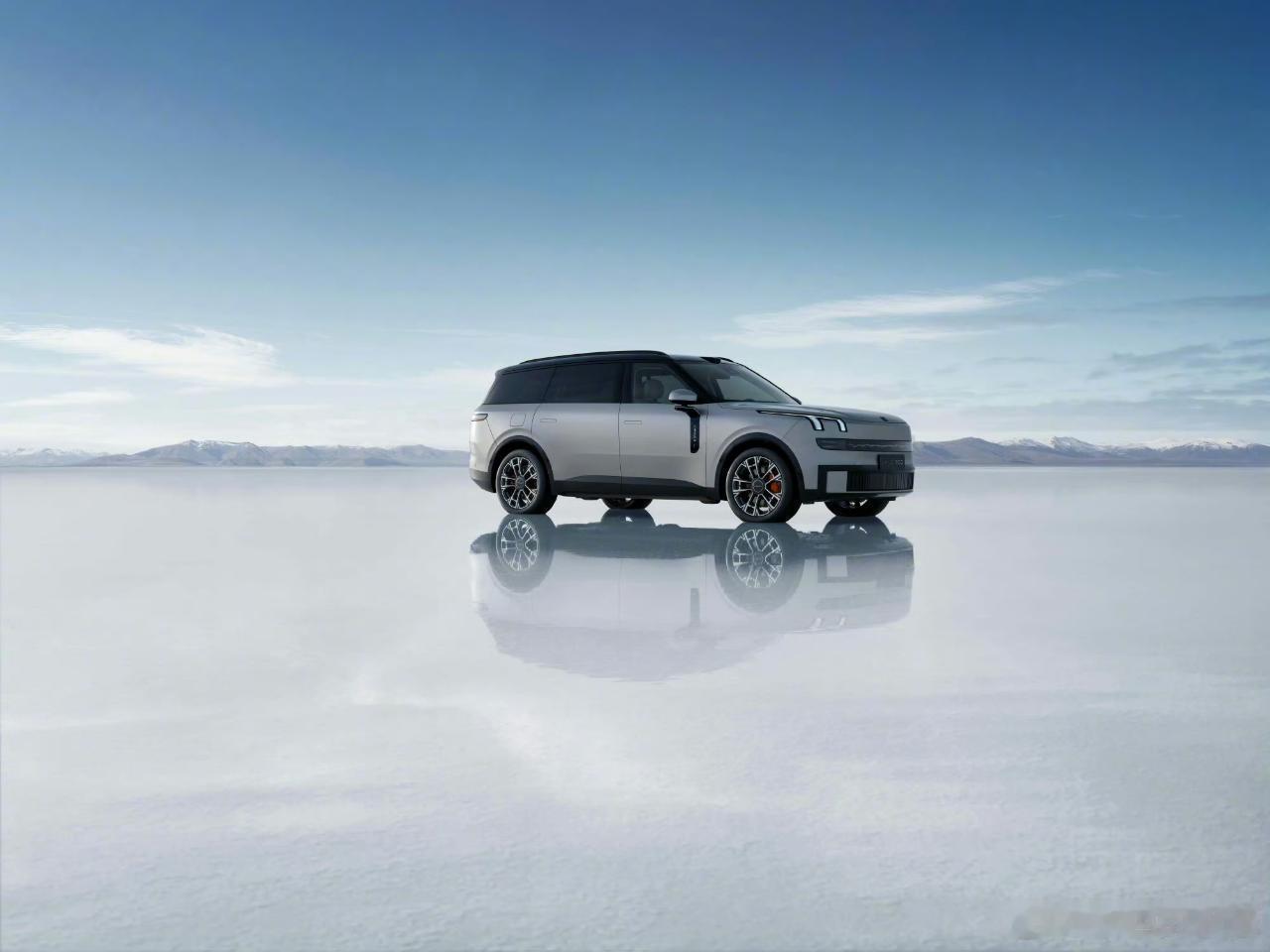 2025那些让你怦然心动的新车超级车主 天呐！2025年的新车简直是未来世界照进