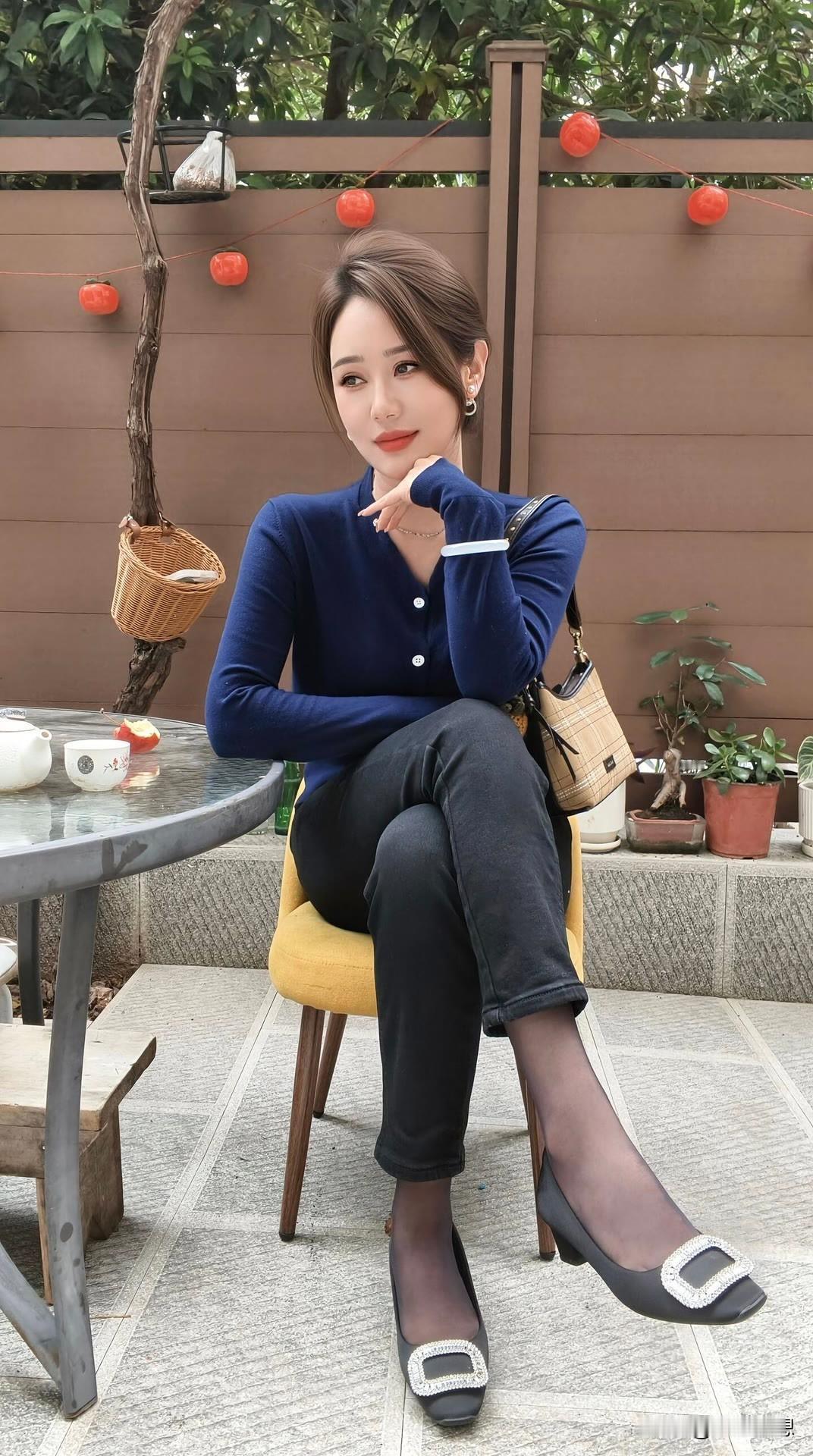 阿姨应该是老板娘吧？这气质一看就不一般！