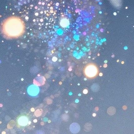 0000蝶揽碎光，破雾前行沉静的深蓝夜幕，星光凝聚成蝶的双翼，万千细碎彩芒交织，