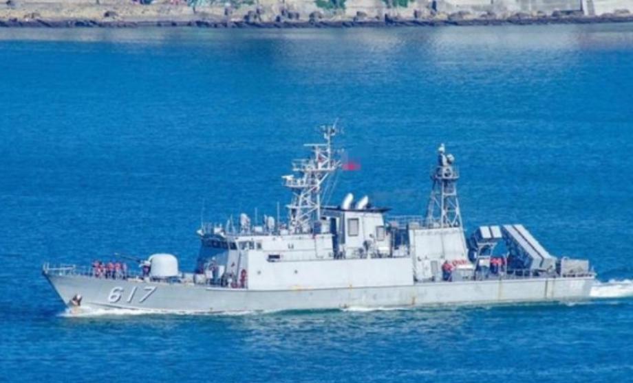 重磅！“台军”公开承认“已被解放军包围”，两岸军舰对峙距离仅为3海里，“台军”下