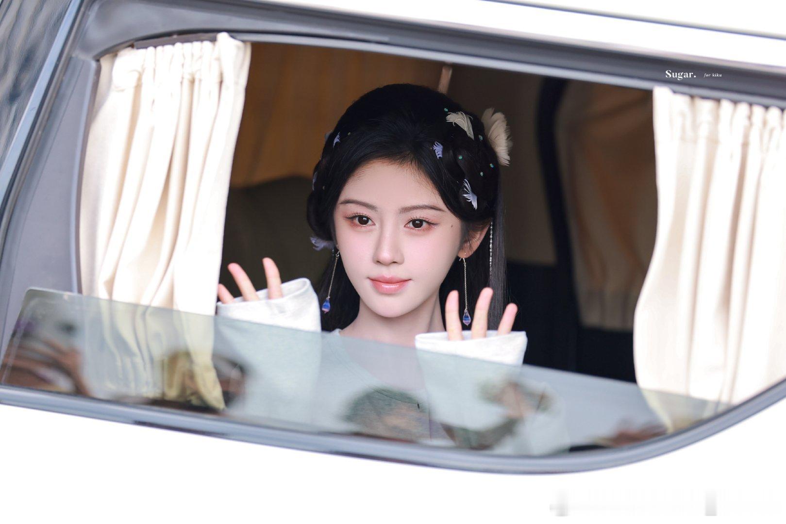 🍊鞠婧祎苏绿夏🍊鞠婧祎 📸 " |镜头里都是你 ◇♪♩♫