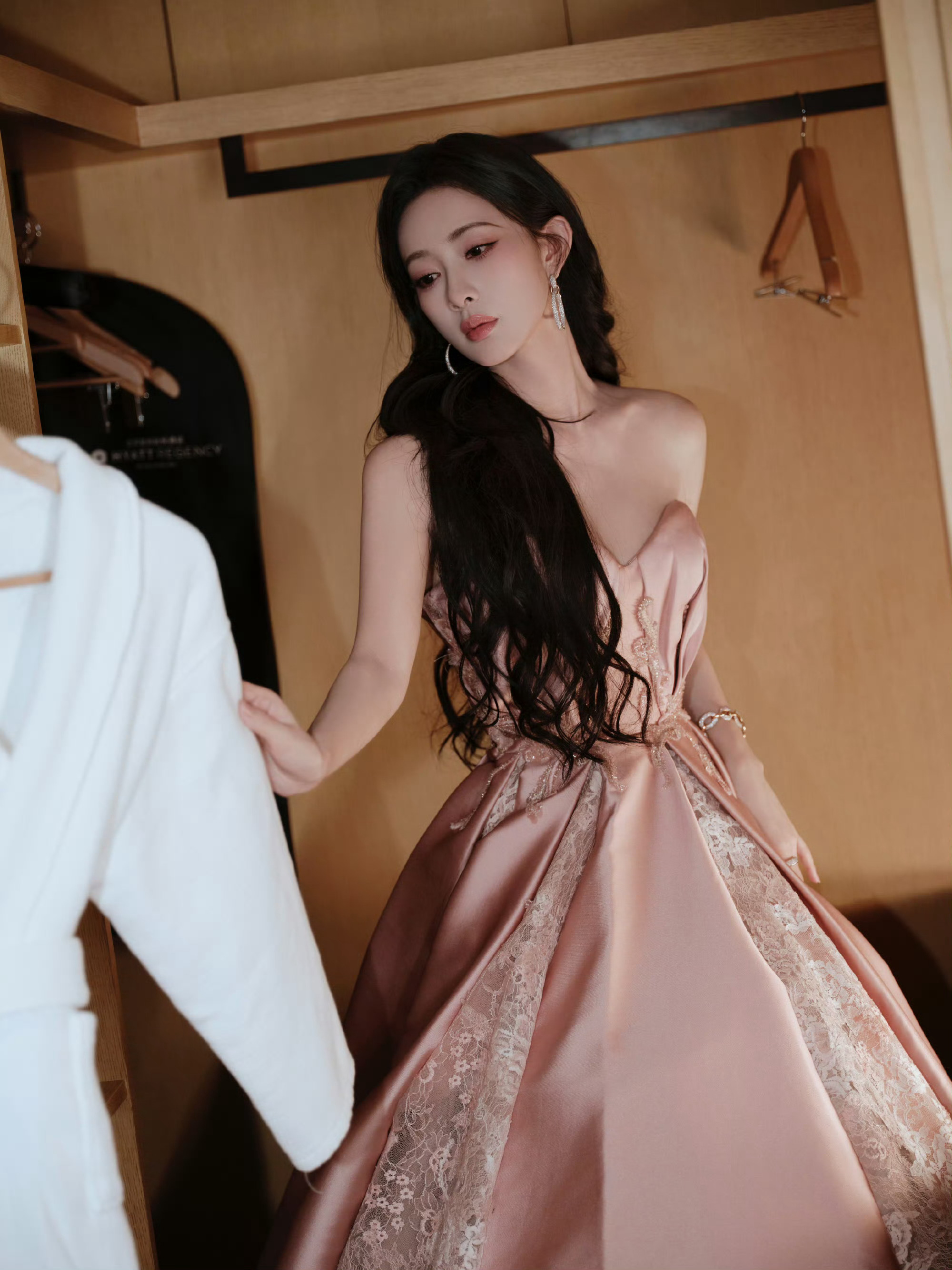 连轴转状态还这么好光彩四射，孟子义就是天生要做大明星的体质啊