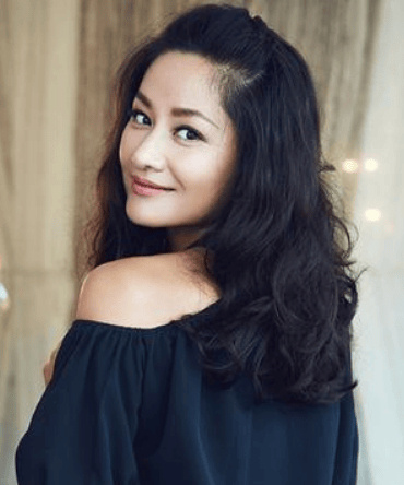 瞿颖已婚恭喜瞿颖！被李静爆料已婚，她亲口认下这段幸福婚姻。与机长丈夫定居清迈，兼