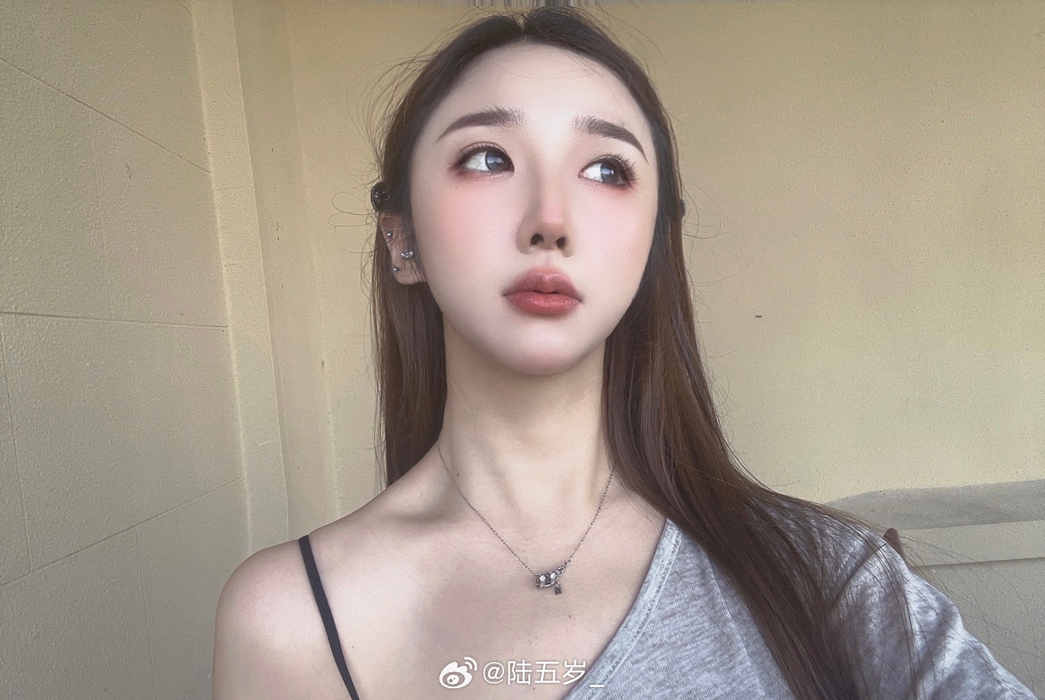 去你的岛   我根本控制不住我的眼泪   因为很多年前看过小说，虽然不记得内容了