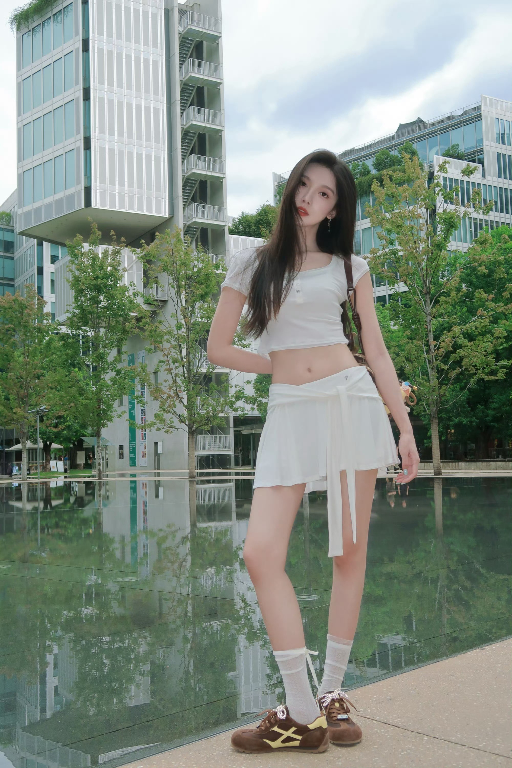 肖雨纯白简约肖雨美女 ​​​