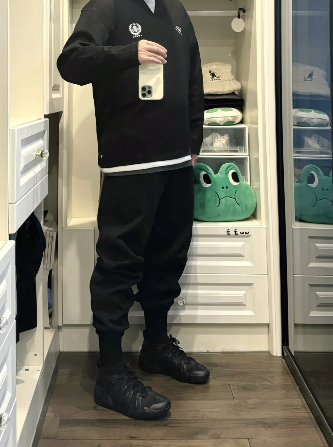 束脚卫裤｜黑色系穿搭