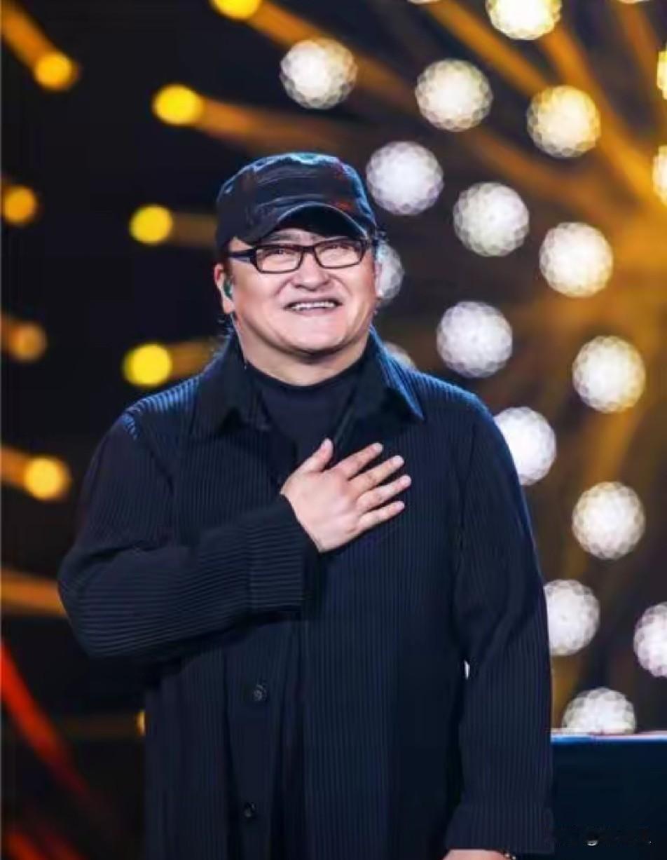 这么有才华，这么有生命力的一个人，怎么也会离开我们？而且还这么年轻？十分感谢刘欢