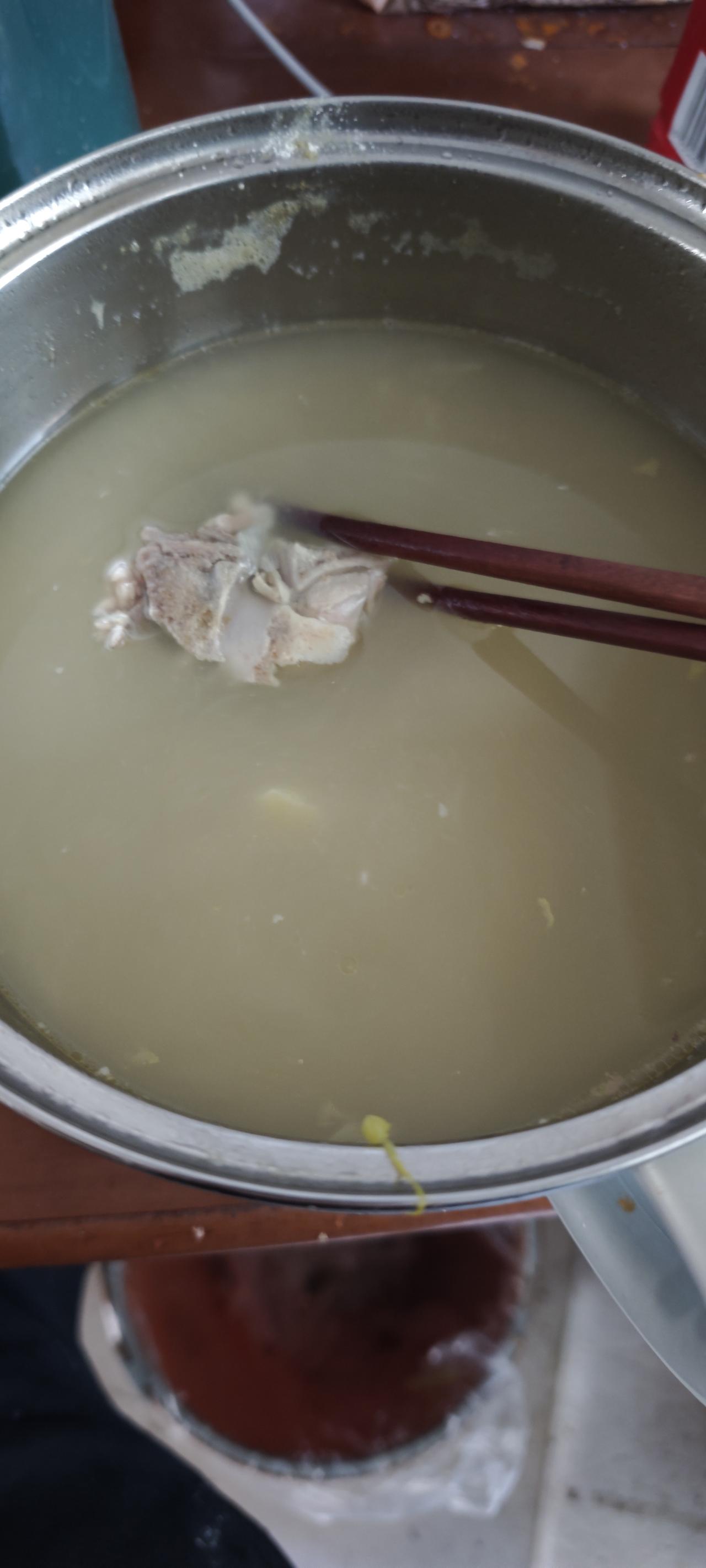 股市也一样，不要低估偶发事件的影响力。十年前去广西出差不到一年时间，没想到会改变