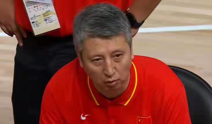 还有谁能把胡金秋用成今天下午这样的吗？
我是不伤心中国男篮争铜得铁，又是70：7