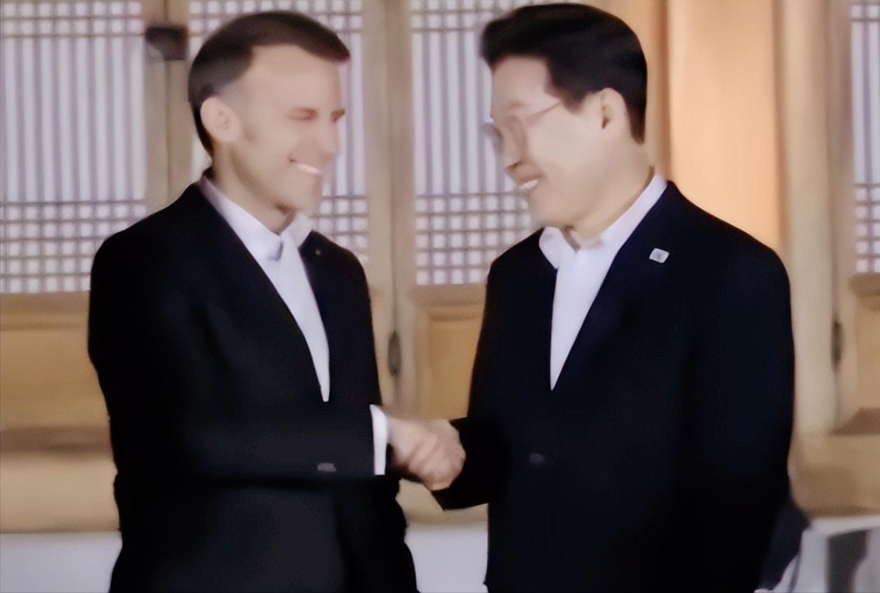 抱团才是最好的出路！最近法国总统马克龙放着一堆事不管，专程飞韩国，跟韩国总统李在