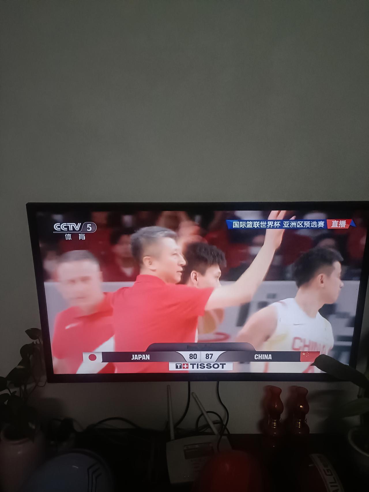 87比80，中国男篮证明了自己，证明了自己不是中国男足，从落后十多分到反超，再到