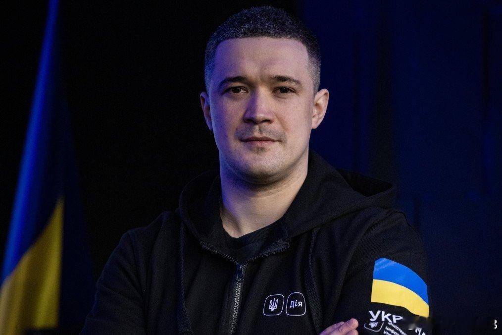 费多罗夫表示，乌军正在积极从过时的训练方法过渡到现代模拟器和训练技术。他认为，改