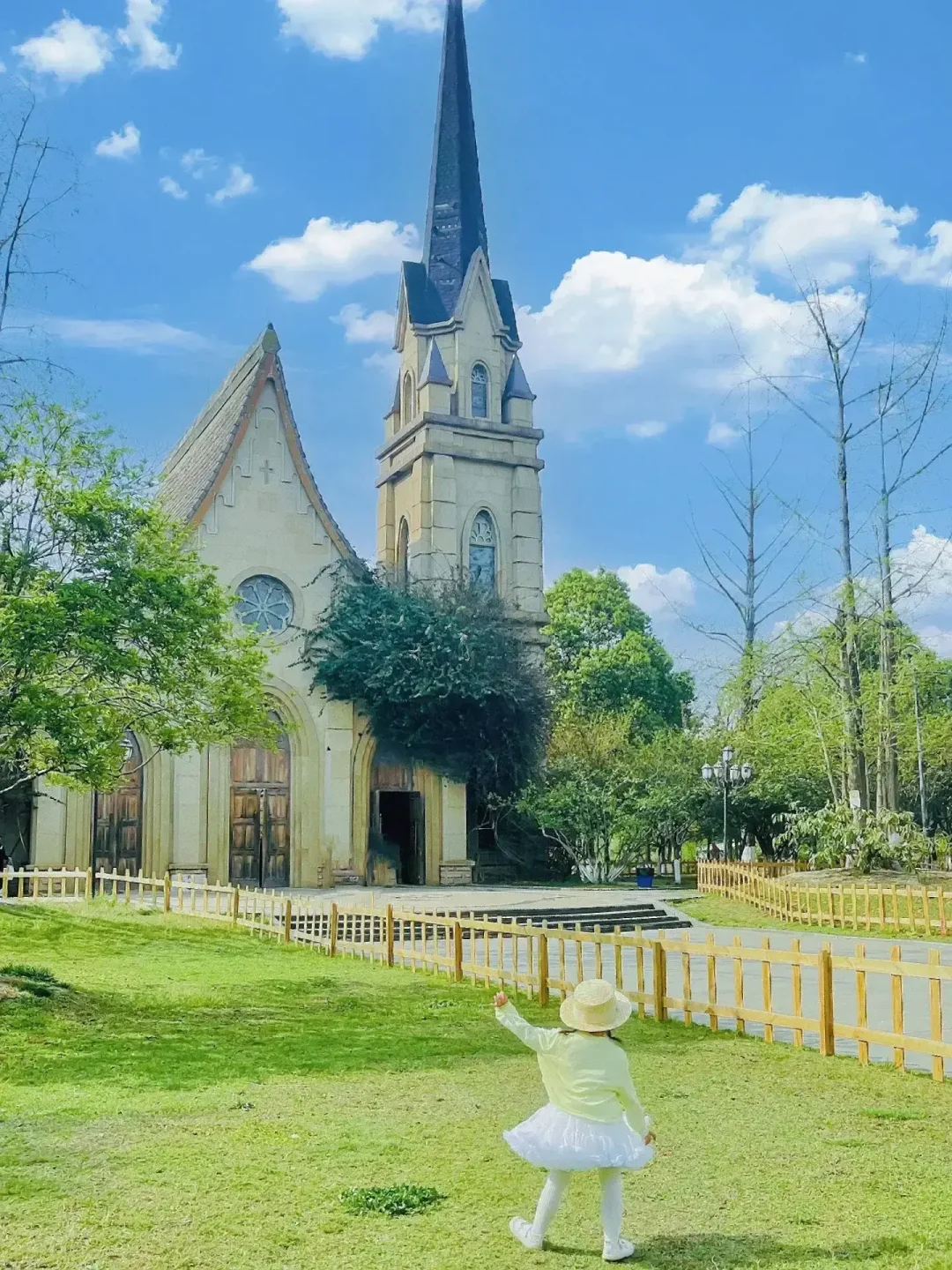 成都遛娃✅｜是一秒穿越到欧洲的南湖公园~