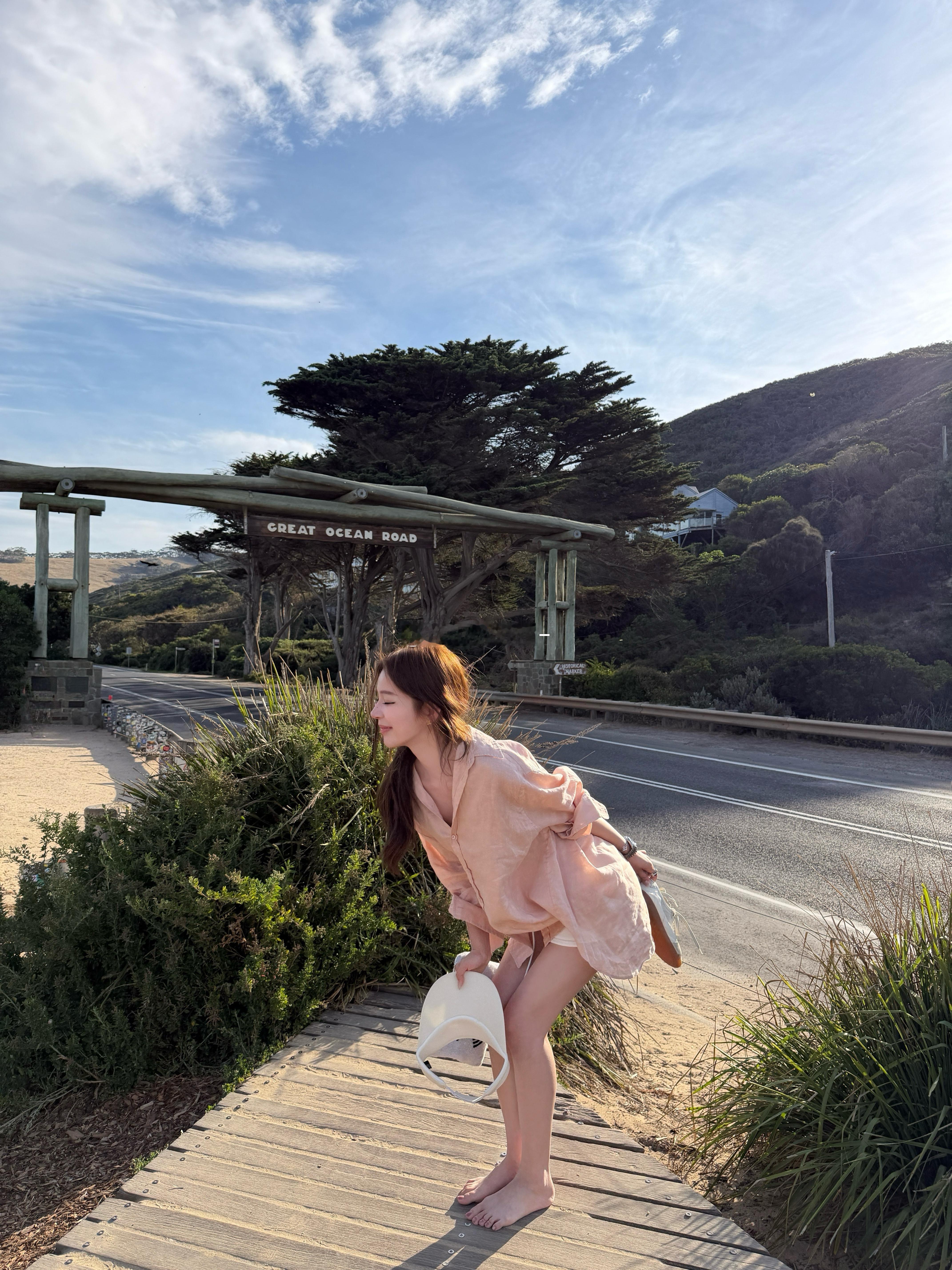文案敲完啦 💫💫💫美工同学在逐步添加信息中那明天安排个对镜补拍 🤗今晚回